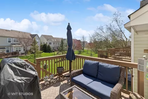 Exterior - 1117 Pine Valley Ct, Elgin, IL 60124 photo 3 of 5