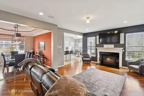 Other - 1117 Pine Valley Ct, Elgin, IL 60124 photo 1 of 10