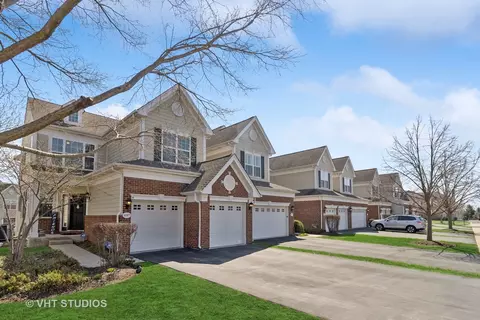 Exterior - 1117 Pine Valley Ct, Elgin, IL 60124 photo 2 of 5