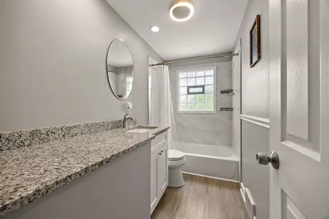 Bath - 3118 E 130th St, Chicago, IL 60633 photo 1 of 3