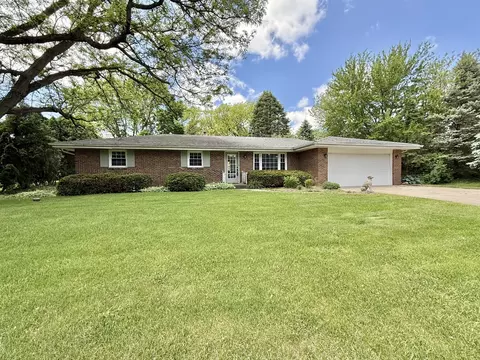 3125 Chancery Rd, Rockford, IL 61109