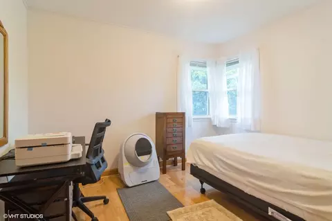 Bedroom - 91 Fletcher Dr, Des Plaines, IL 60016 photo 2 of 2
