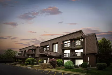 1619 Richmond Cir #105, Joliet, IL 60435