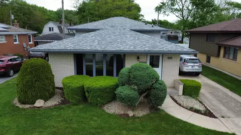 17121 Bernadine St, Lansing, IL 60438