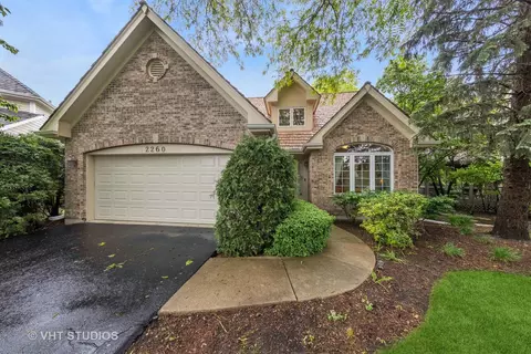 2260 Brookside Ct, Aurora, IL 60502