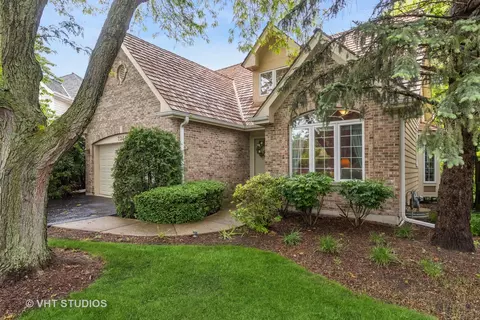 2260 Brookside Ct, Aurora, IL 60502 photo 2