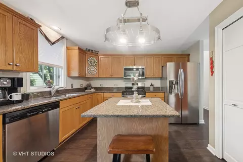 2260 Brookside Ct, Aurora, IL 60502 photo 7
