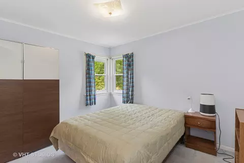 Bedroom - 1401 S 6th Ave, Des Plaines, IL 60018 photo 1 of 3
