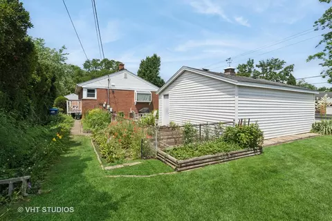 Exterior - 1401 S 6th Ave, Des Plaines, IL 60018 photo 5 of 5
