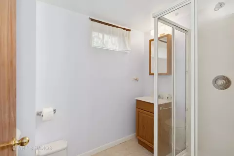 Bath - 1401 S 6th Ave, Des Plaines, IL 60018 photo 2 of 2
