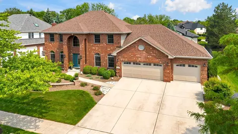 10932 Royal Glen Dr, Orland Park, IL 60467
