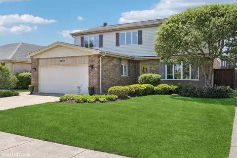 2950 Becket Ave, Westchester, IL 60154