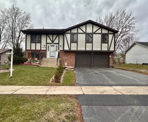 4050 Bayside Dr, Hanover Park, IL 60133