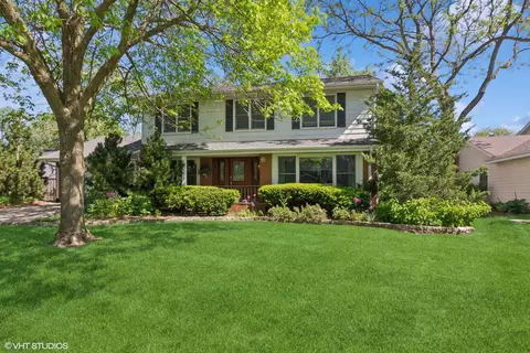 22 W080 Glen Valley Dr, Glen Ellyn, IL 60137