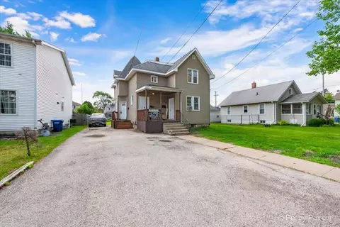 910 Market St, Dekalb, IL 60115