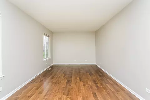 Living - 625 Deames St, Plano, IL 60545 photo 3 of 3