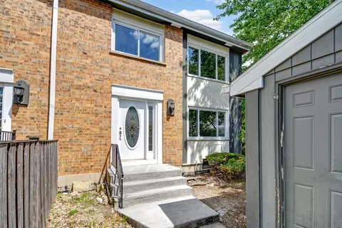 300 Redwing Dr, Bolingbrook, IL 60440