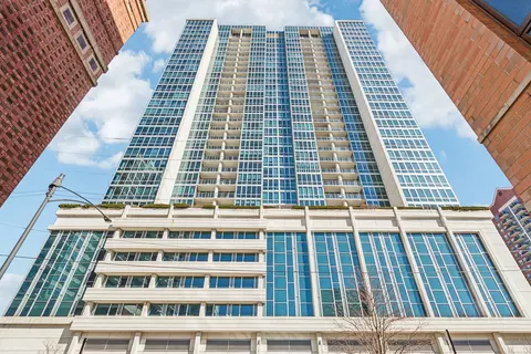 1629 S Prairie Ave #1402, Chicago, IL 60616