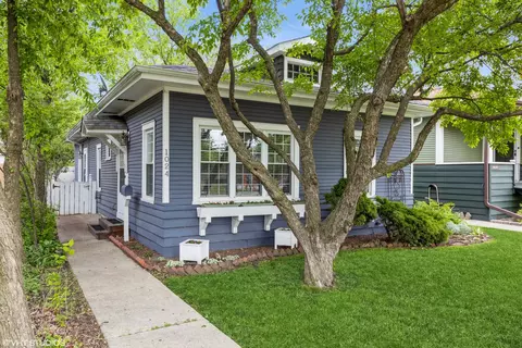 1024 S Taylor Ave, Oak Park, IL 60304