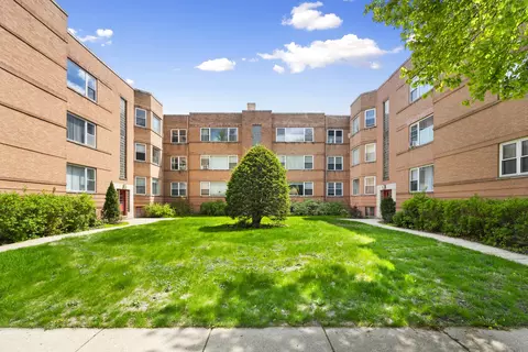 2647 W Fitch Ave #1, Chicago, IL 60645