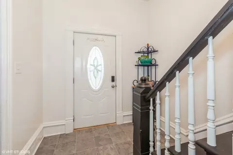 Entry Way - 523 Spruce St, Aurora, IL 60506 photo 1 of 1