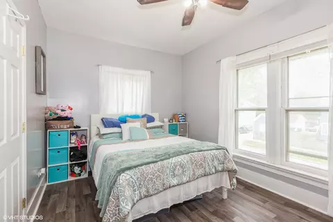 Bedroom - 523 Spruce St, Aurora, IL 60506 photo 4 of 5