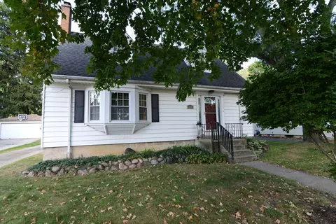 323 Church St, Batavia, IL 60510