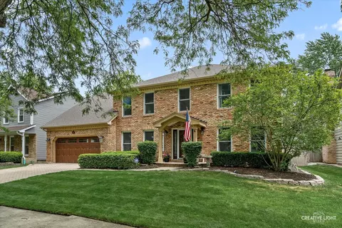 2255 University Dr, Naperville, IL 60565