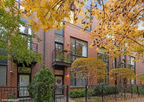 2256 W Wolfram St, Chicago, IL 60618