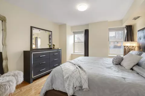 Bedroom - 40 E 9th St #716, Chicago, IL 60605 photo 2 of 6