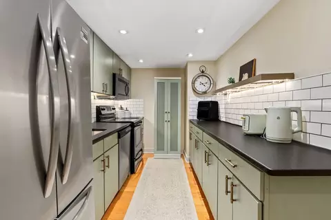 Kitchen - 40 E 9th St #716, Chicago, IL 60605 photo 1 of 4