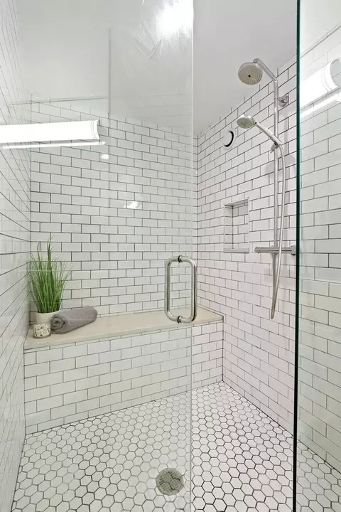 Bath - 40 E 9th St #716, Chicago, IL 60605 photo 4 of 5