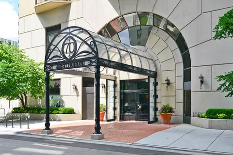 70 W Huron St #1607, Chicago, IL 60654