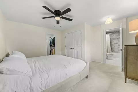 Bedroom - 837 Heatherbrook Ct, Wheaton, IL 60189 photo 2 of 6