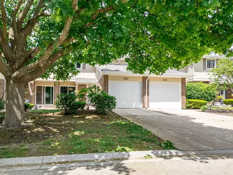 Exterior - 837 Heatherbrook Ct, Wheaton, IL 60189 photo 2 of 3
