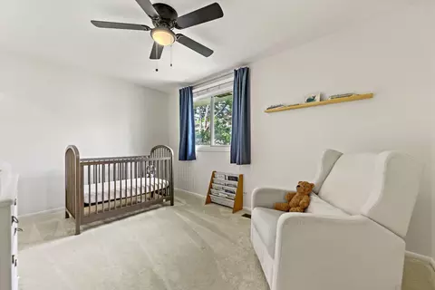 Bedroom - 837 Heatherbrook Ct, Wheaton, IL 60189 photo 3 of 6