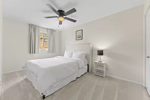 Bedroom - 837 Heatherbrook Ct, Wheaton, IL 60189 photo 5 of 6
