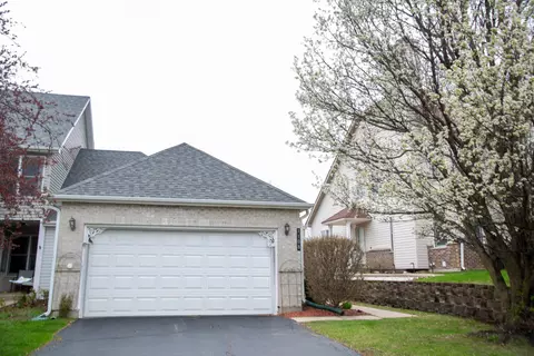 1108 Viewpoint Dr, Lake In The Hills, IL 60156