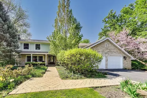 1519 Bull Creek Dr, Libertyville, IL 60048