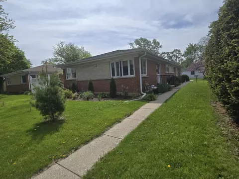 215-217 E Vermont St, Villa Park, IL 60181