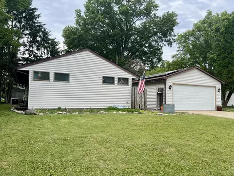 808 E Burkwood Dr, Urbana, IL 61801