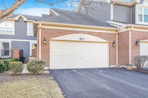 971 Heathrow Ln, Naperville, IL 60540