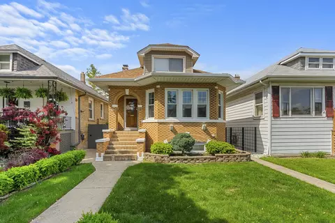 6228 W Roscoe St, Chicago, IL 60634