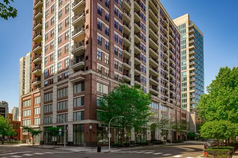 451 W Huron St #1502, Chicago, IL 60654