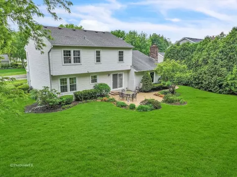 659 Brighton Dr, Wheaton, IL 60189 photo 3