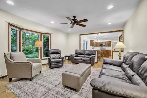 659 Brighton Dr, Wheaton, IL 60189 photo 15