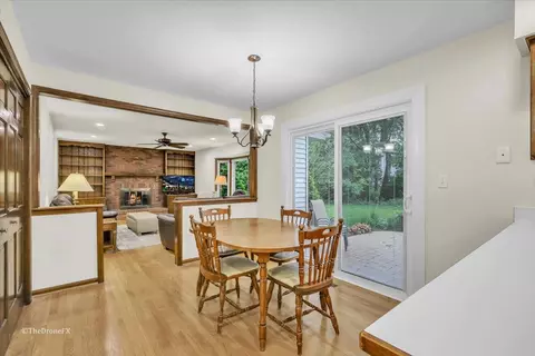 659 Brighton Dr, Wheaton, IL 60189 photo 12