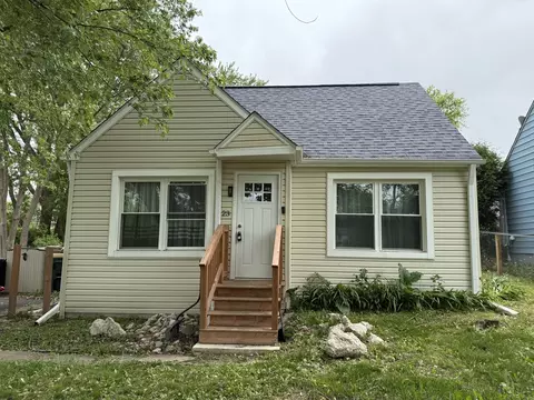 1623 Beverly Dr, Round Lake Beach, IL 60073