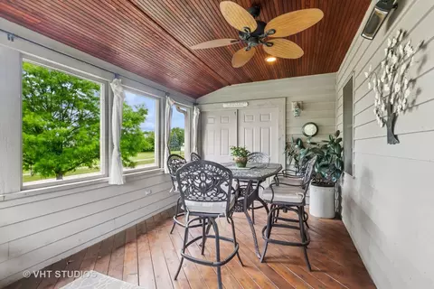 1132 Sara Ct, Batavia, IL 60510 photo 9