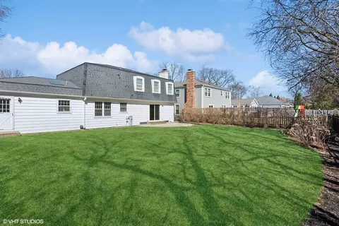 Exterior - 2028 Creekside Dr, Wheaton, IL 60189 photo 2 of 3